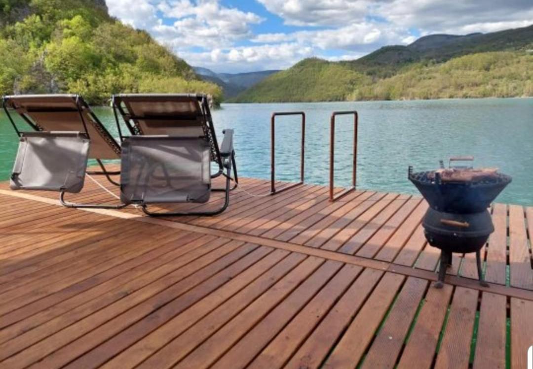 Floating Apartmens Perucacki Raj Apartment Radenovici