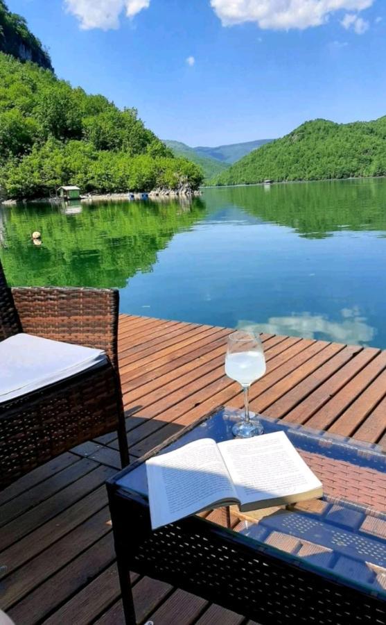 Floating Apartmens Perucacki Raj Apartment Radenovici